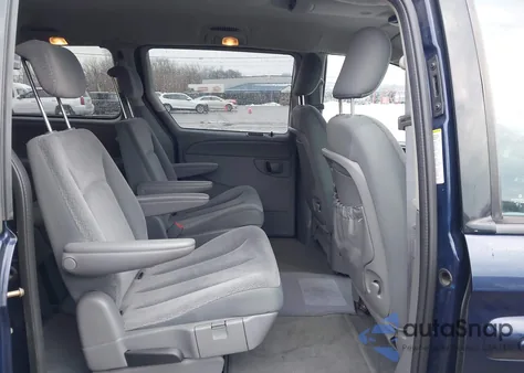 2005 Chrysler Town & Country Touring from USA, damaged, VIN 2C4GP54L85R563189